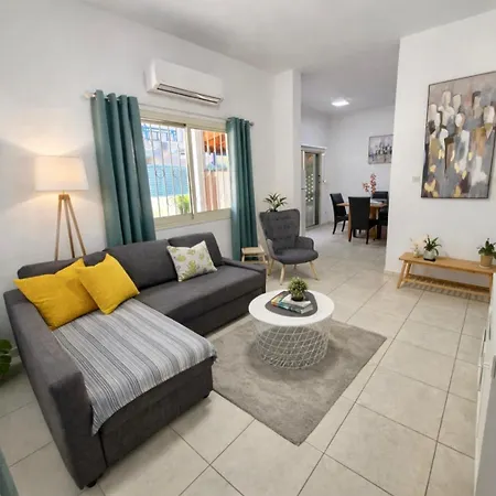 Four Seasons In Apartamento *